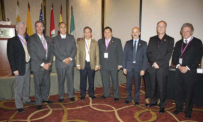 Congresos Nacionales: Contribuyó con el desarrollo Científico -Tecnológico de la Cirugía Plástica en el país Congresos Nacionales: Contribuyó con el desarrollo Científico -Tecnológico de la Cirugía Plástica en el país